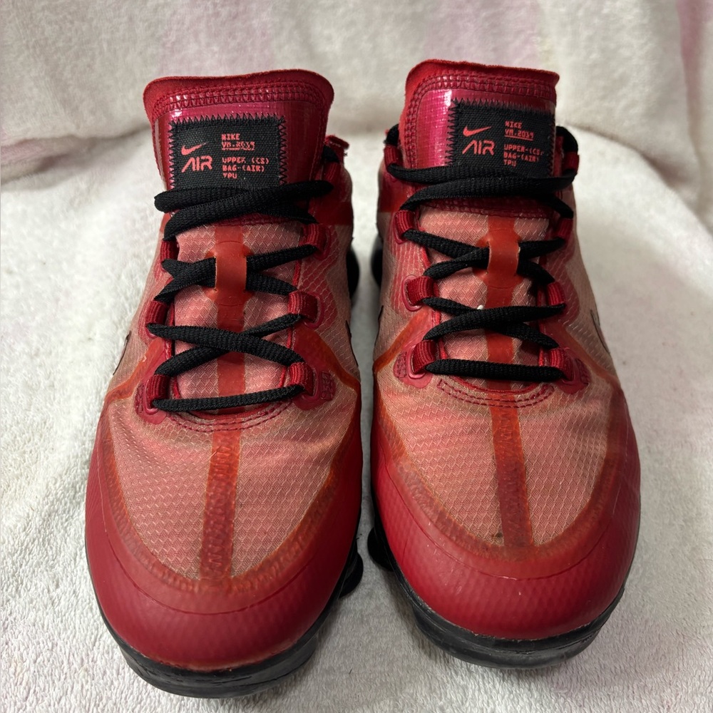 Nike Air VaporMax 2019 Varsity Red GS Youth Size 5 / Women’s Size 6.5